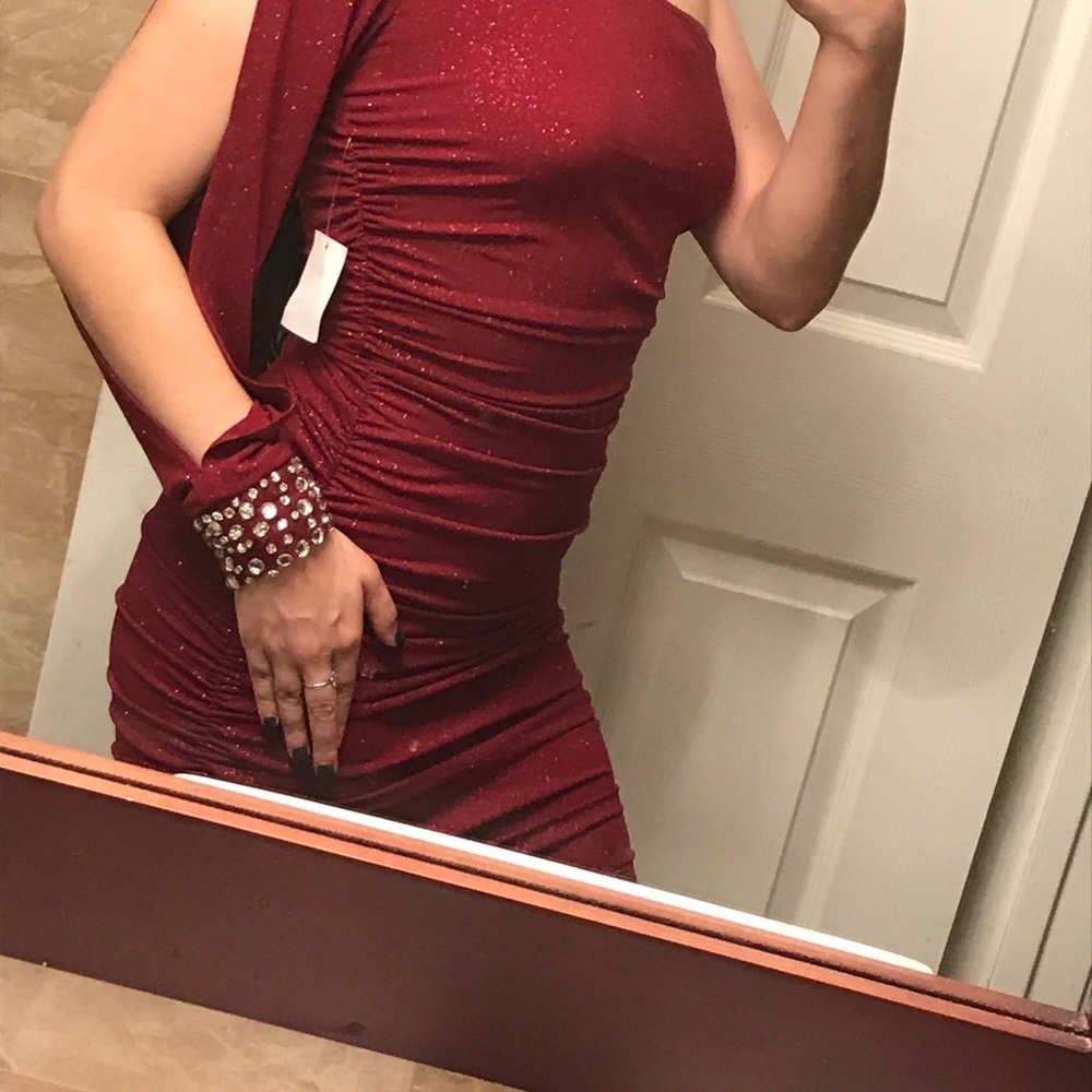 Dress - Picture 2 of 3